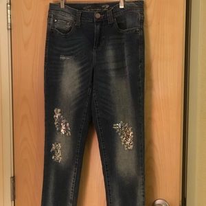DISTRESSED Seven Jeans Girlfriend Cut w/sequins